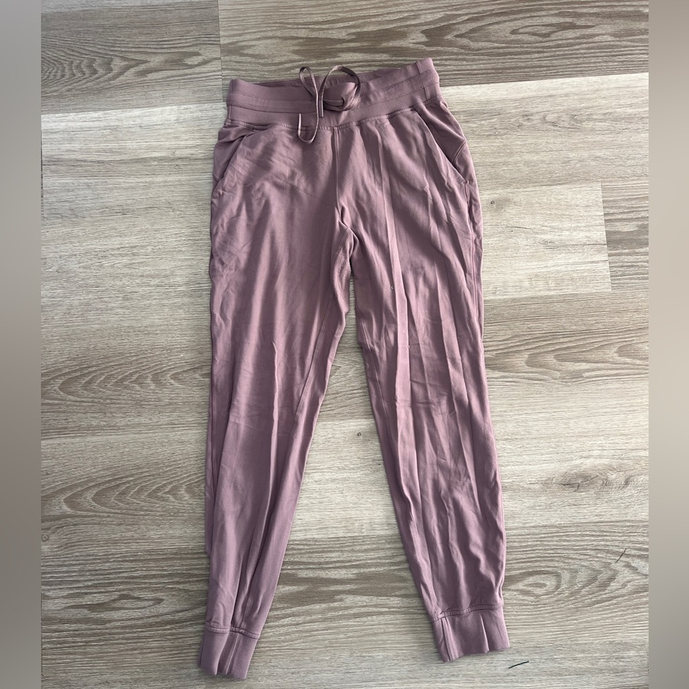 Lulu lemon jogger. The perfect lounge pant!